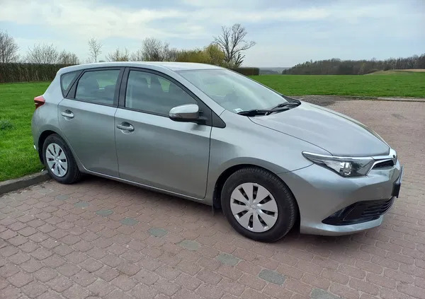 toyota bytom odrzański Toyota Auris cena 36500 przebieg: 226000, rok produkcji 2015 z Bytom Odrzański